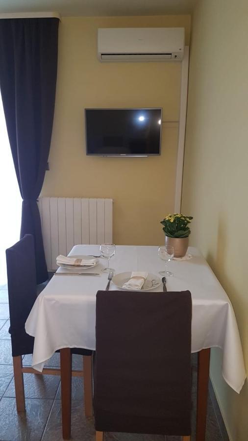 Cosy Villa Near The Beach زادار المظهر الخارجي الصورة
